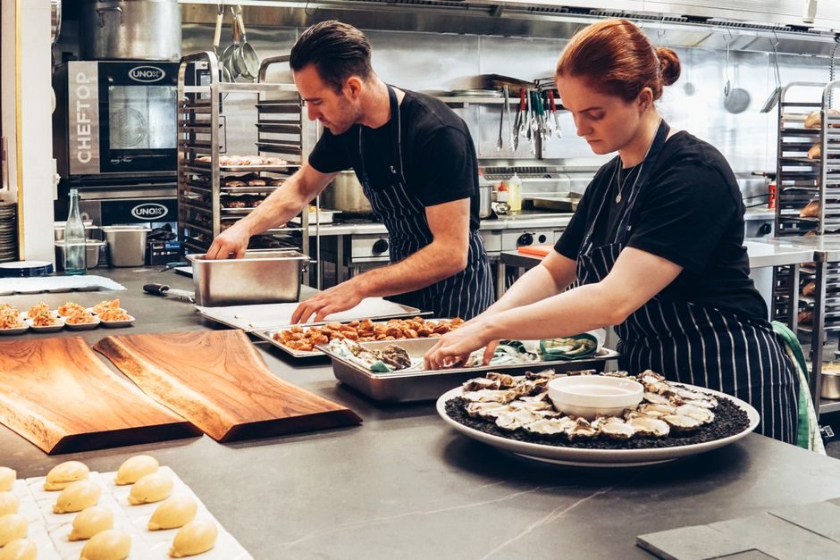 Symbolfoto: food cooking restaurant