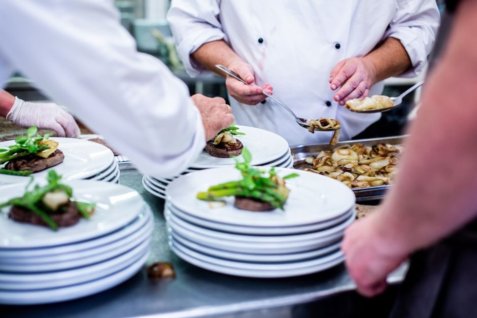 Symbolfoto: food cooking restaurant