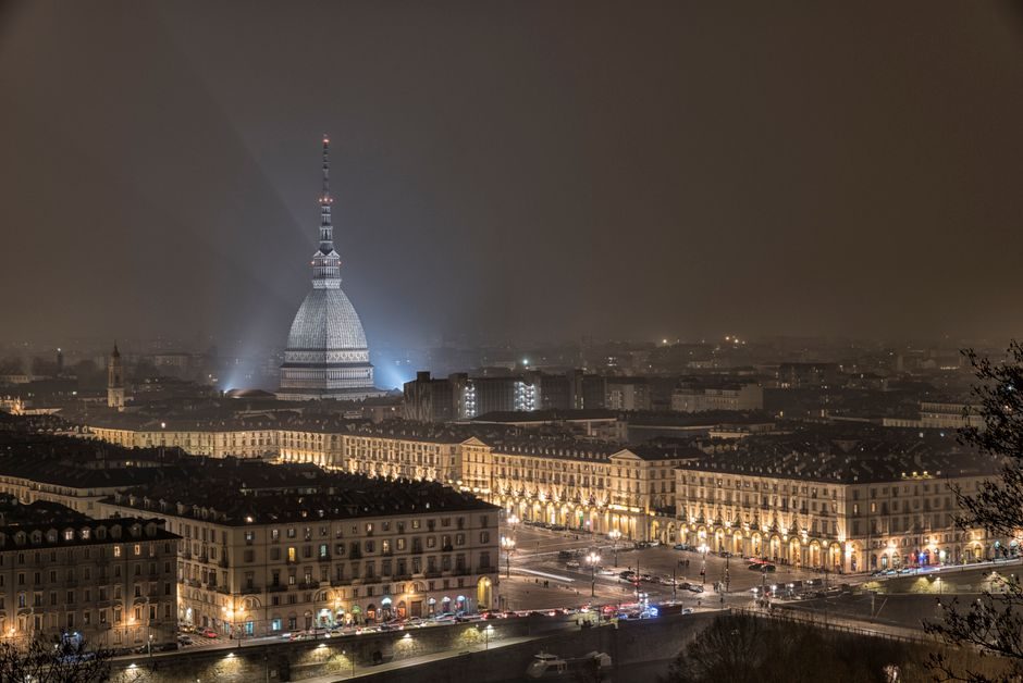 Symbolfoto: rotes herz turin Germany current affairs