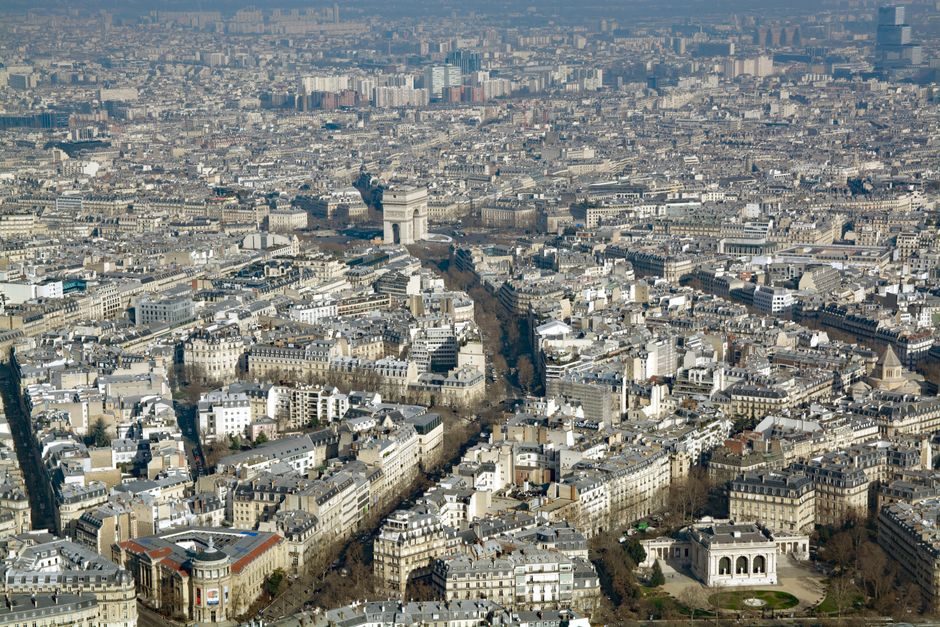 Symbolfoto: paris investiert millionen Germany current affairs