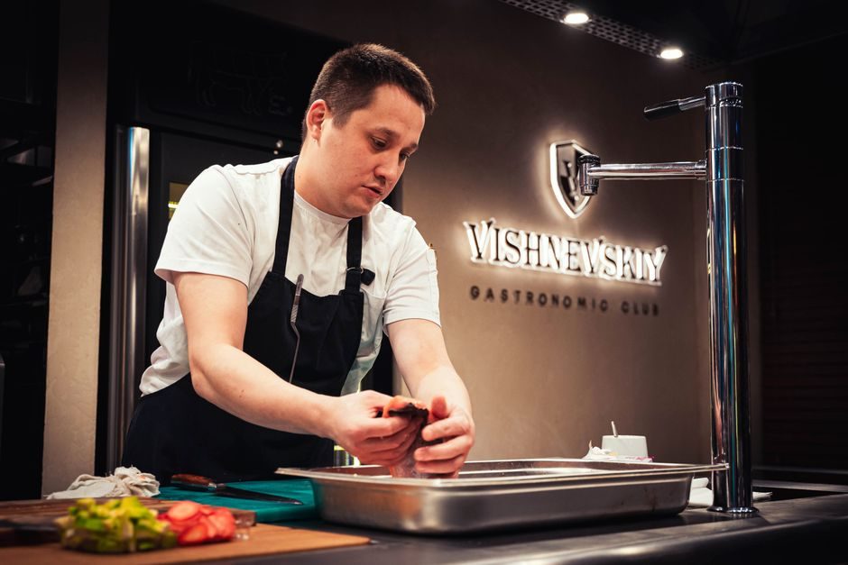 Symbolfoto: food cooking restaurant