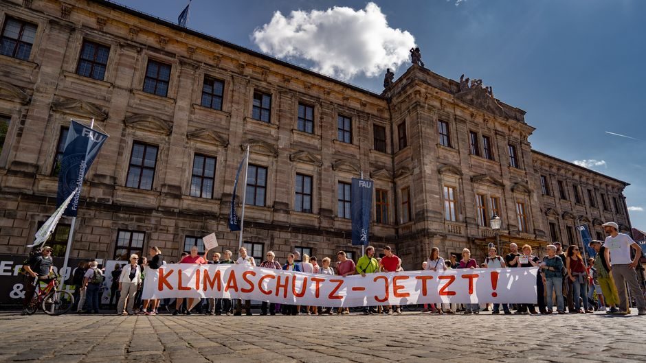 Symbolfoto: heise angebot jetzt Germany current affairs