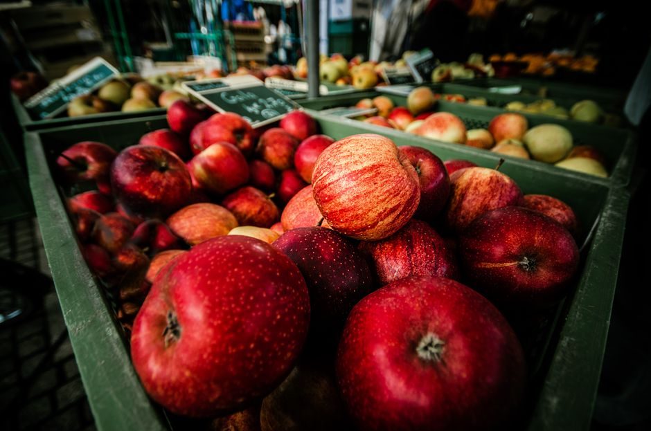 Symbolfoto: bericht apple kooperiert Germany current affairs